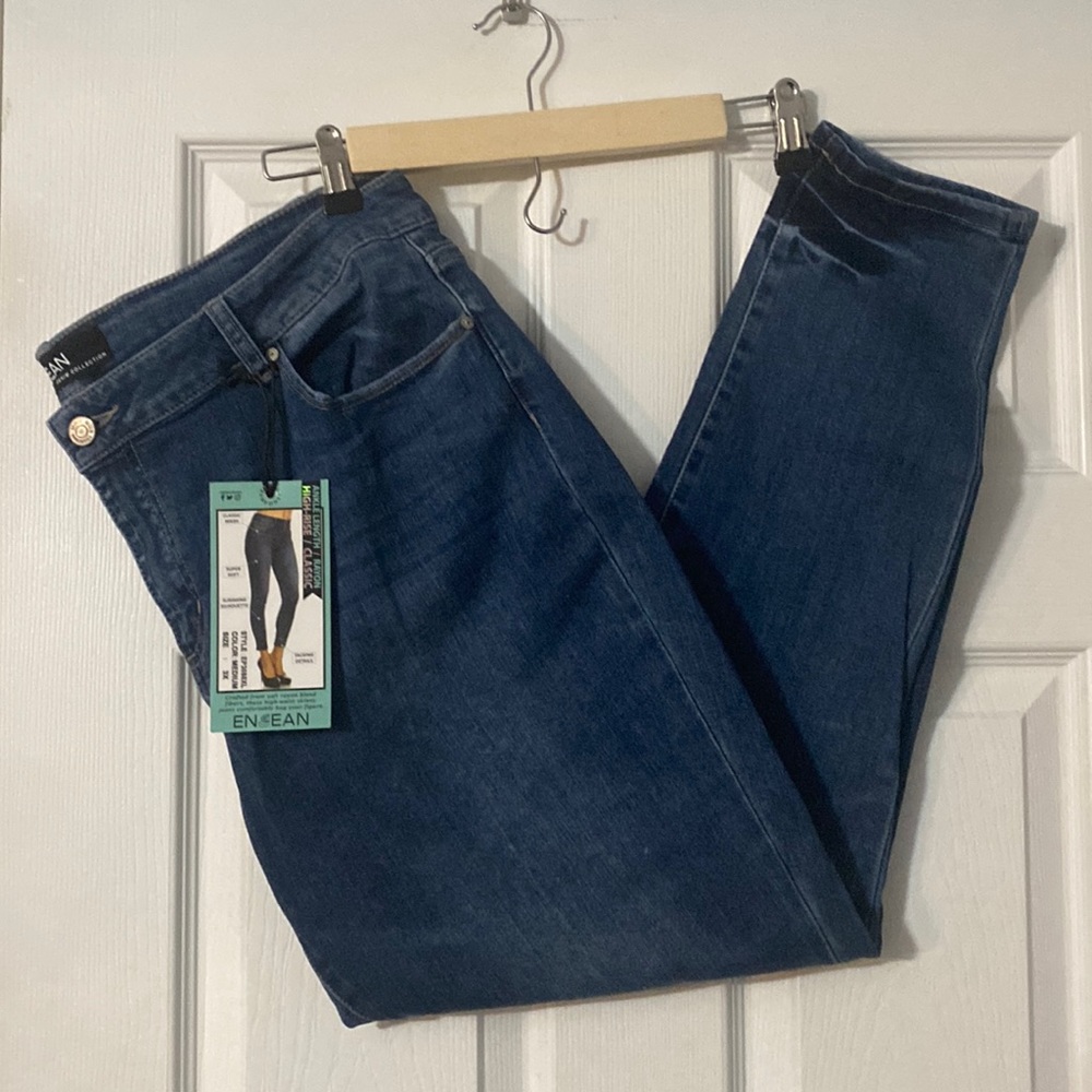 Super soft and stretchy skinny ankle jean
